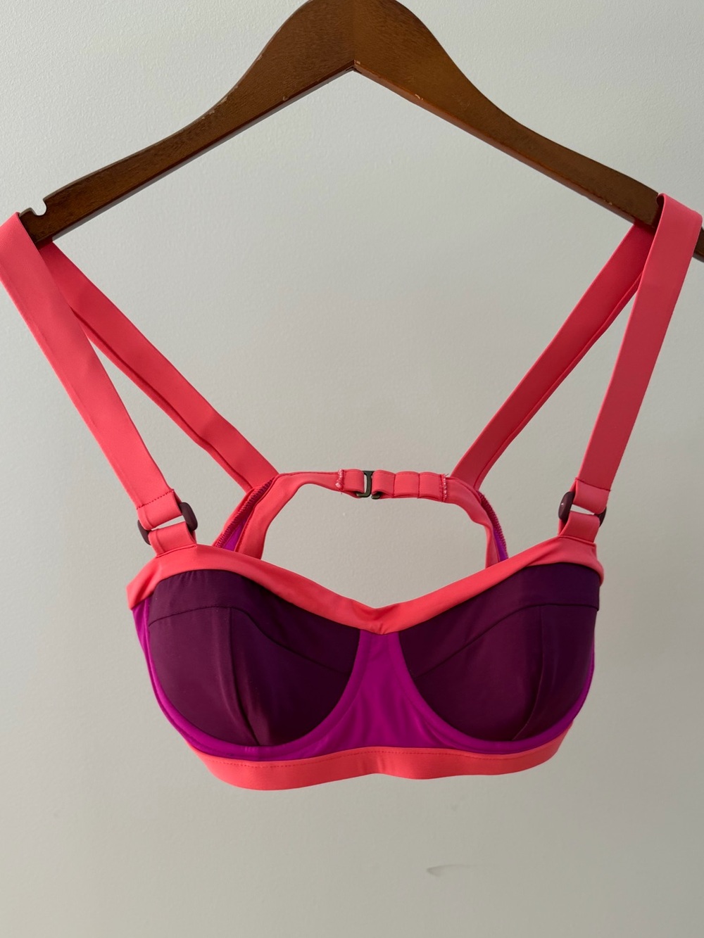 Becca Colorblock Underwire Bikini Top Size Large Pink Purple Strappy Swim